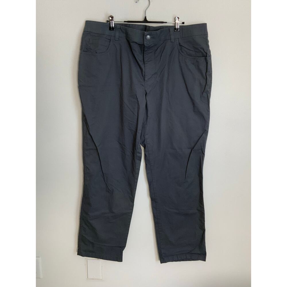 Columbia Men's Grey Chino pants size 38 x 31